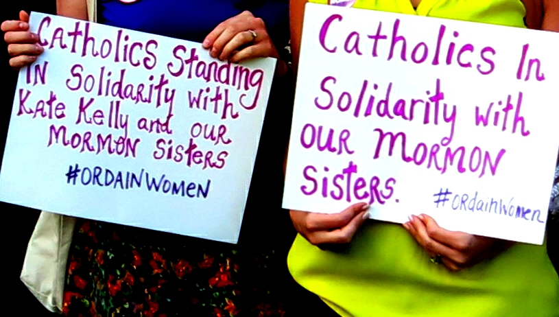 ordainwomen_vigil_wocsigns